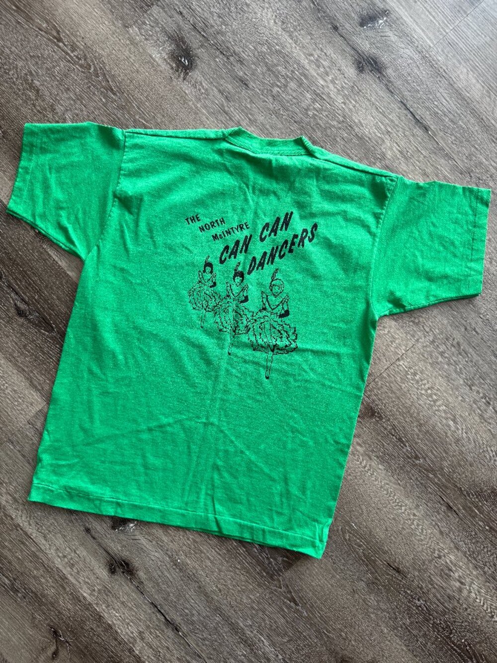 Vtg 90s Fruit of the Loom oversized graphic t-shirt with can can dancers / men L